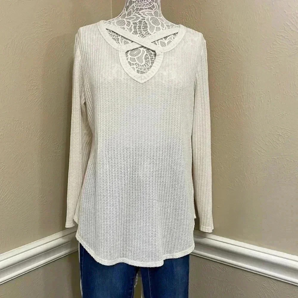 2/15 Maurices key hole top